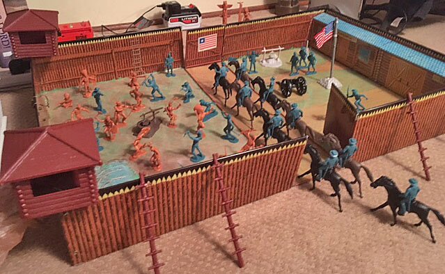 VINTAGE MARX FORT APACHE  WALLS 1960'S TOY SOLDIERS PLAYSET RED/BROWN RAMPART 