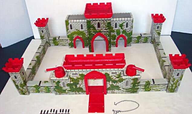 Marx reissue castle thin keep turrets flag pole and pennants 